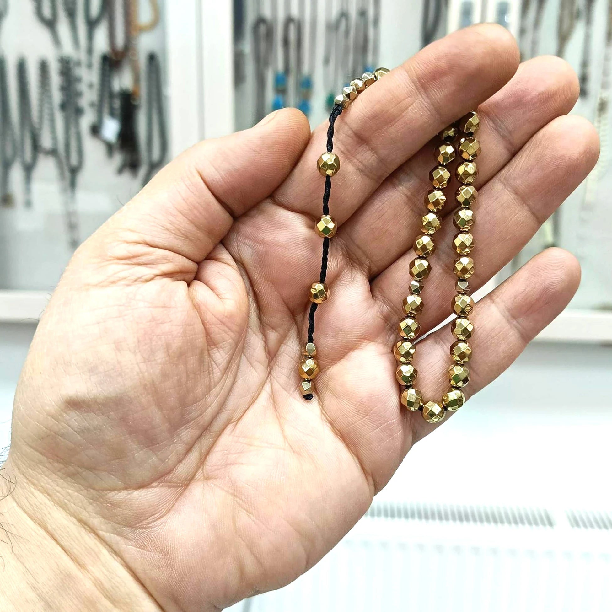 Bilek Boy Fasetalı Küre Kesim Altın Renk Hematit Taşı Tesbih 6 mm