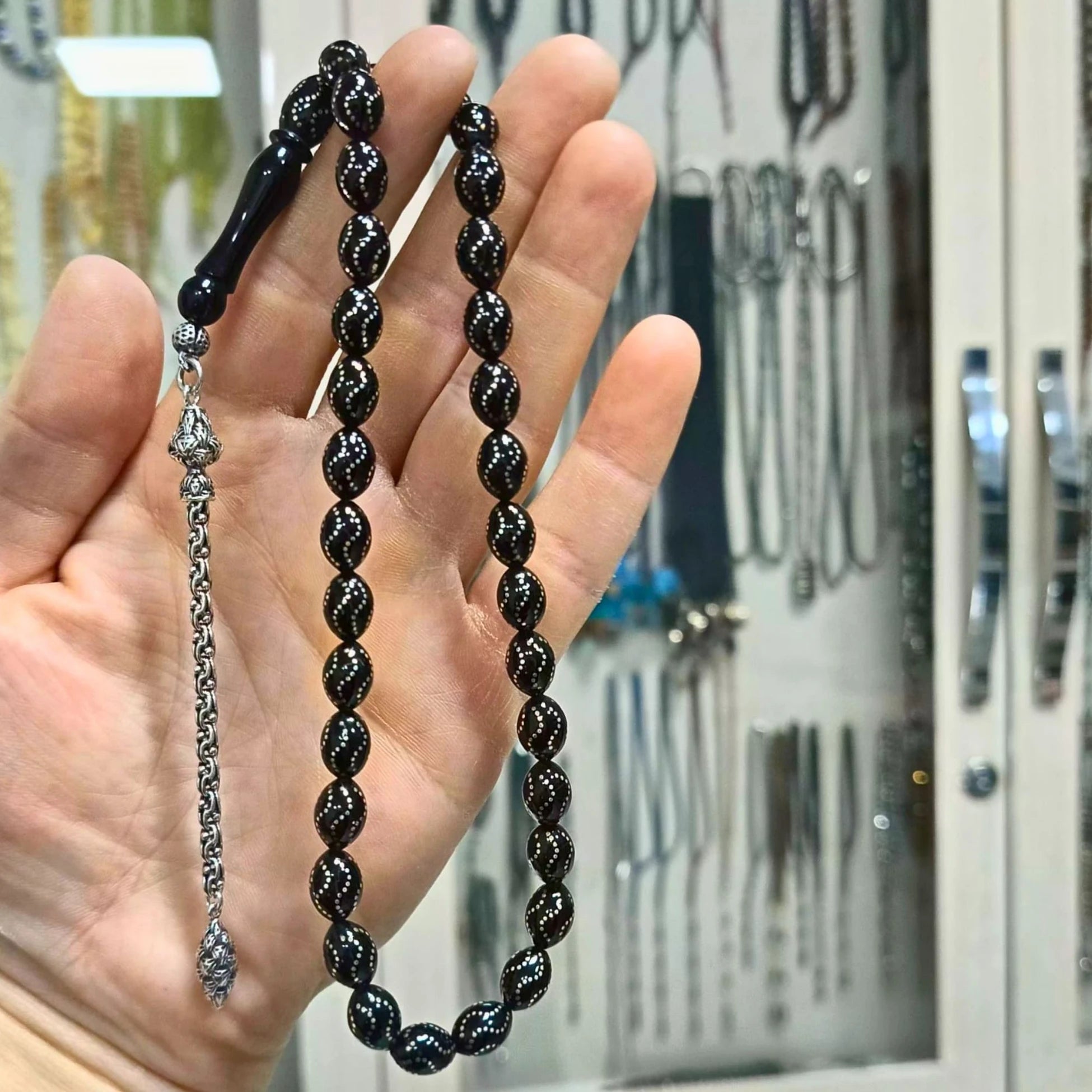 Gümüş İşlemeli Gümüş Püsküllü Oltu Taşı Tesbih 8 x 10,5 mm