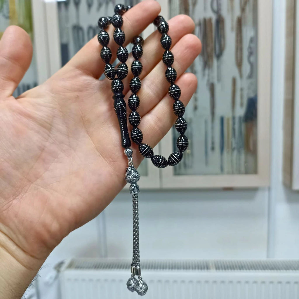 Gümüş İşlemeli Gümüş Püsküllü Oval Kesim Oltu Taşı Tesbih 7.5 X 11 mm