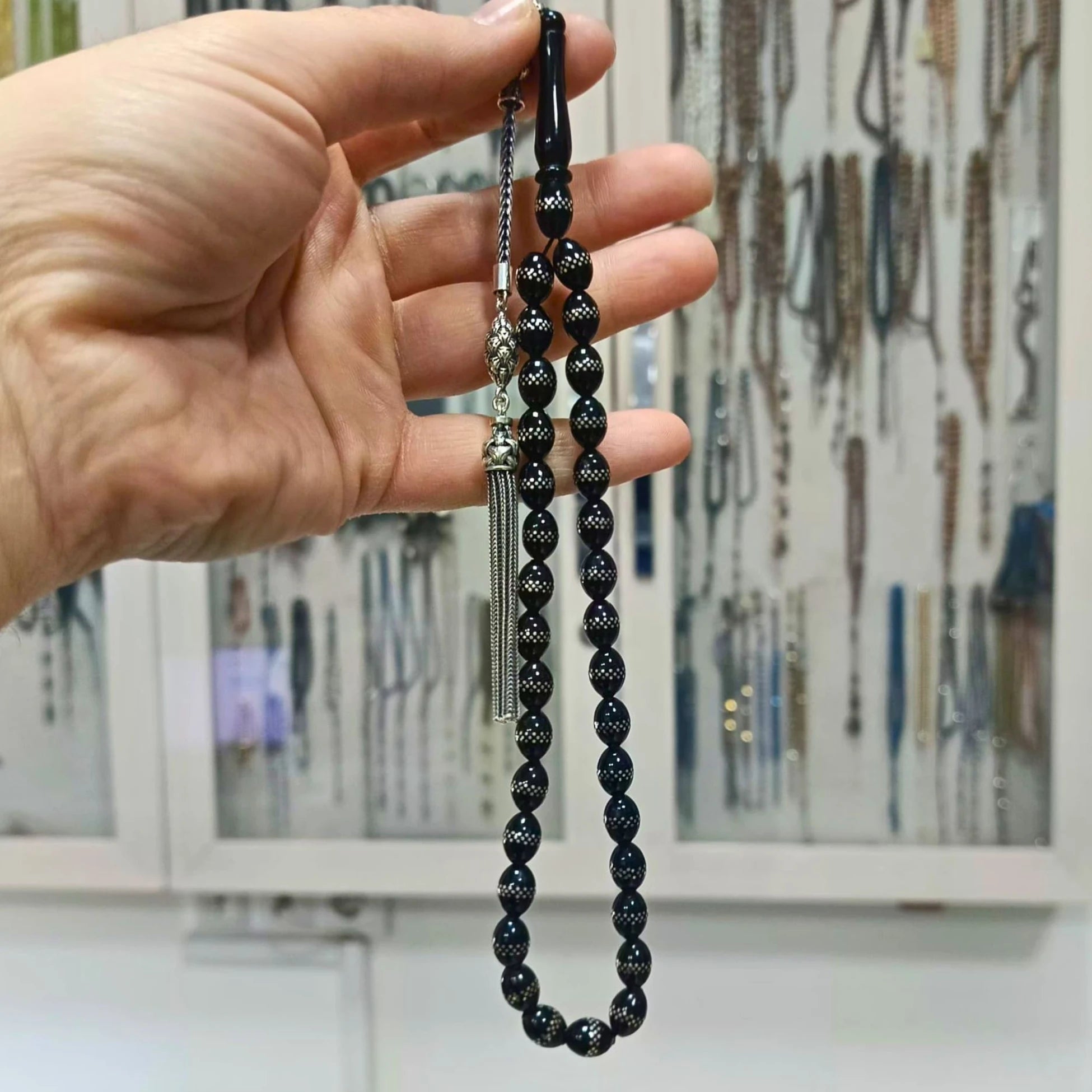 Gümüş İşlemeli Gümüş Püsküllü Oltu Taşı Tesbih 7,5 X 10 mm