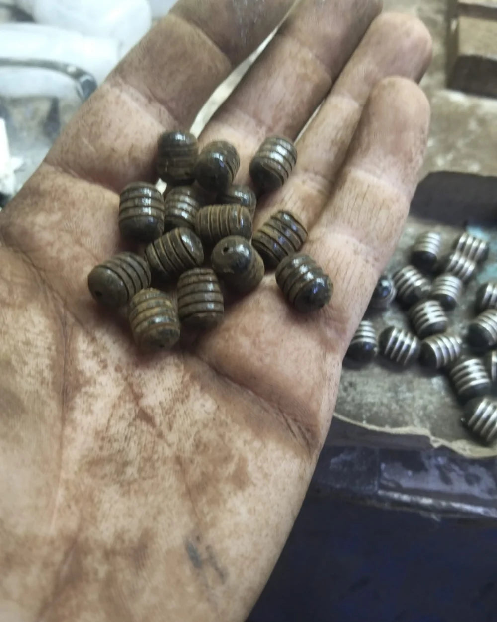 Gümüş Helezon İşlemeli Sertifikalı Erzurum Oltu Taşı Tesbih 8 X 12 mm