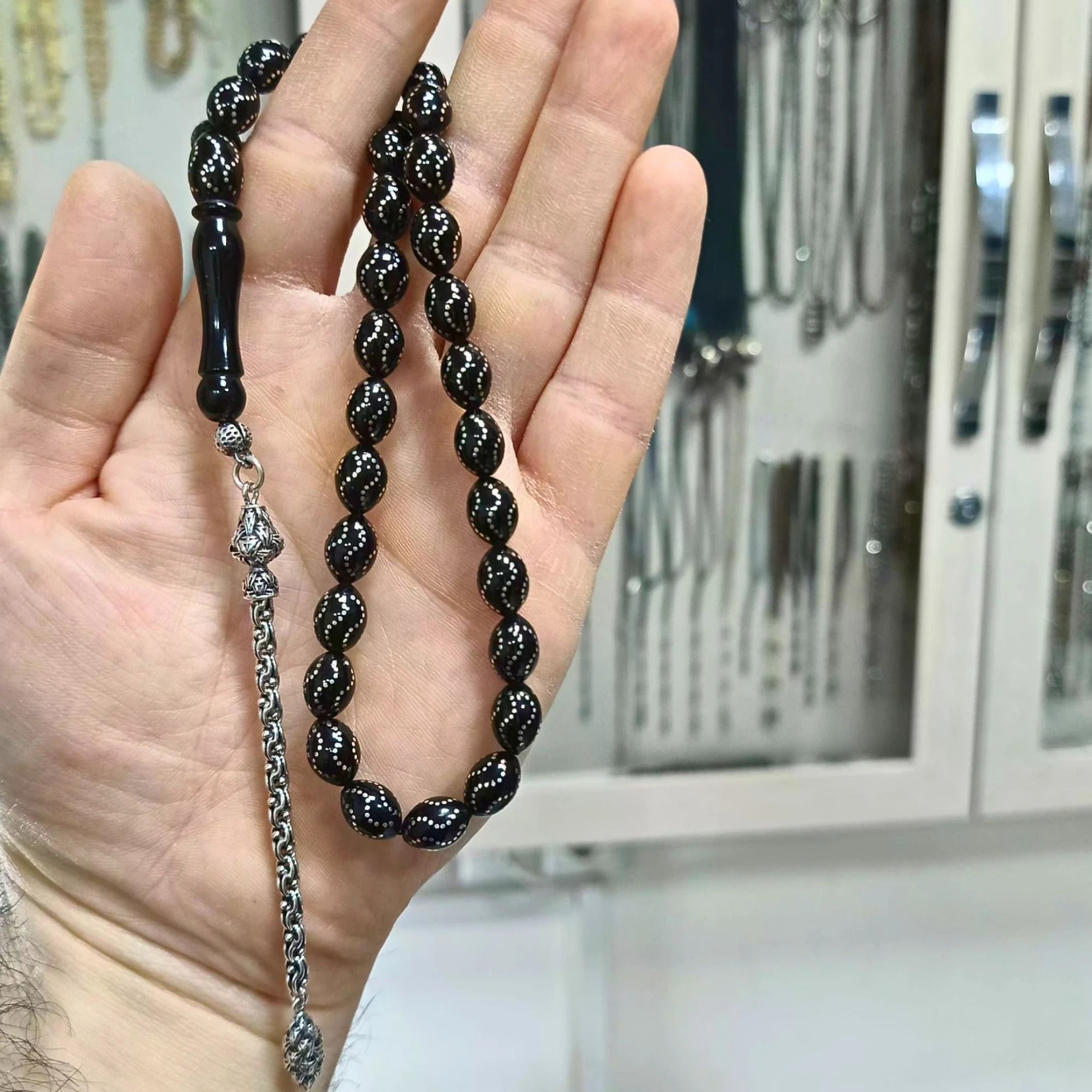 Gümüş İşlemeli Gümüş Püsküllü Oltu Taşı Tesbih 8 x 10,5 mm