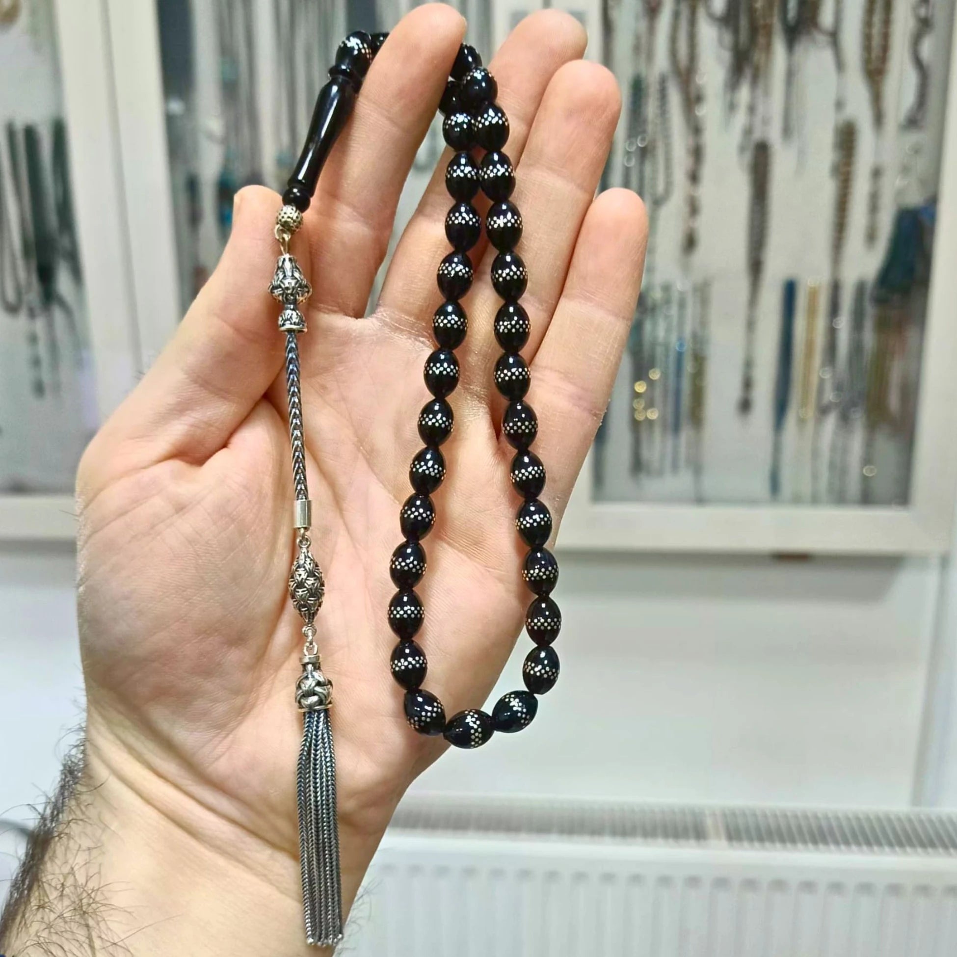 Gümüş İşlemeli Gümüş Püsküllü Oltu Taşı Tesbih 7,5 X 10 mm