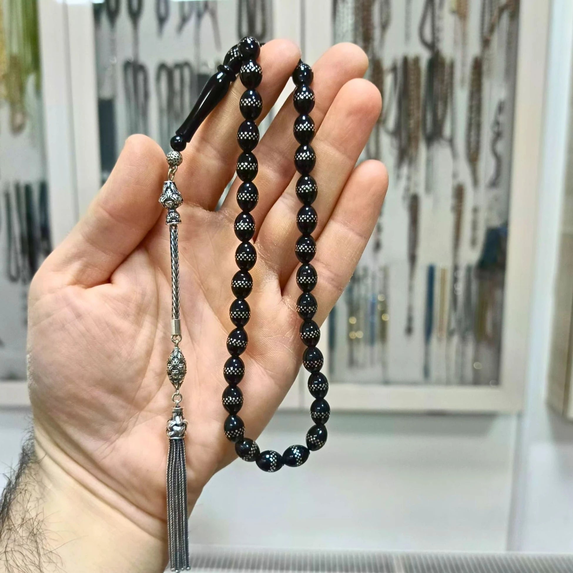 Gümüş İşlemeli Gümüş Püsküllü Oltu Taşı Tesbih 7,5 X 10 mm